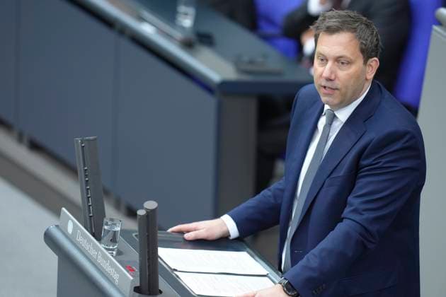 German Bundestag, 213 Plenary Session Special Session Lars Klingbeil SPD in portrait during his speech on the agenda item Debate on the amendment of the Basic Law at the 213th session of the German Bundestag in Berlin, 13 03 2025 Berlin Berlin Germany