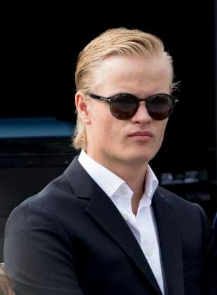 Info - Norvège: Marius Borg Hoiby, le fils de la princesse Mette-Marit soupçonné de 23 infractions dont trois viols - Marius Borg Hoiby - La famille royale de Norvège lors du jubilé de 25 ans de règne du roi Harald de Norvège à Trondheim, le 23 juin 2016. King Harald celebrates his 25 year jubilee as King of Norway and today is the 25th anniversary of the king being blessed in Nidaros Cathedral in 1991, in Trodheim on June 23, 2016. Attending from the royal family are King Harald and Queen Sonja, Crown Prince Haakon, Crown Princess Mette-Marit, Princess Ingrid Alexandra, Prince Sverre Magnus and Mr Marius Borg Høiby, Princess Martha Louise with daughters Maud Angelica, Leah Isadora and Emma Tallulah and Princess Astrid, Mrs Ferner. Trondhei Copyright: xRoyalportraitsxEurope BernardxRubsamenx xBestimagexRoyalportraitsxEurope BernardxRubsamenx xBestimagex