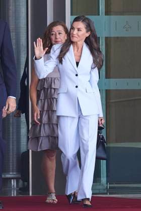 September 16, 2025, Madrid, Madrid, Spain: KING FELIPE VI of Spain and QUEEN LETIZIA of Spain depart for an official visit to Egypt at Barajas Airport Madrid Spain - ZUMAc260 20250916_zep_c260_012 Copyright: xMikexChicorrox