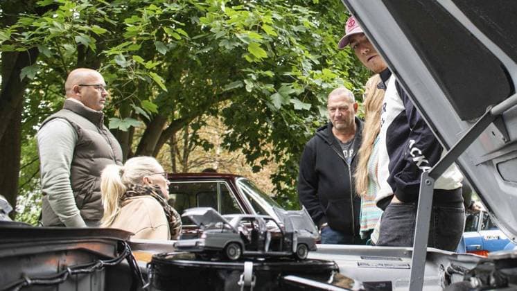 Vintage and classic car meeting at Lauersfort Castle FOR EDITORIAL PURPOSES ONLY EDITORIAL USE ONLY p The vintage and classic car meeting on Friday, 03 10 2025, at Lauersfort Castle in Moers is well attended Germany NRW Moers Copyright ChristianxCreon Copyright: ChristianxCreon doc82ntevqx4r7j5ttk9iv ,EDITORIAL USE ONLY Copyright: ChristianxCreon