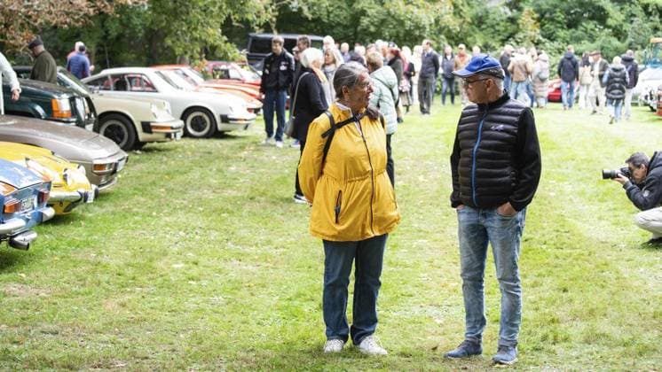 Vintage and classic car meeting at Lauersfort Castle FOR EDITORIAL PURPOSES ONLY EDITORIAL USE ONLY p The vintage and classic car meeting on Friday, 03 10 2025, at Lauersfort Castle in Moers is well attended Germany NRW Moers Copyright ChristianxCreon Copyright: ChristianxCreon doc82ntewm1yc9ime47h0c ,EDITORIAL USE ONLY Copyright: ChristianxCreon