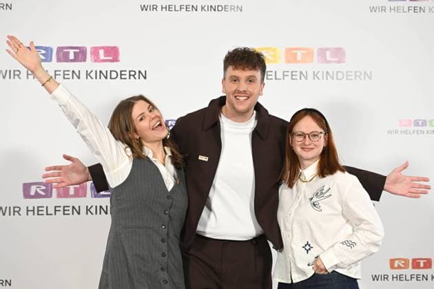 f l Ariana MUELLER, Müller, presenter, Alexander KUMPF, presenter, Johanna MUESSIGER, Müssiger, presenter, portrait, portrait, portrait, cropped single image, single motif, 30 RTL Spendenmarathon Wir helfen Kindern , television, 20 21 11 2025 in Huerth, Germany,