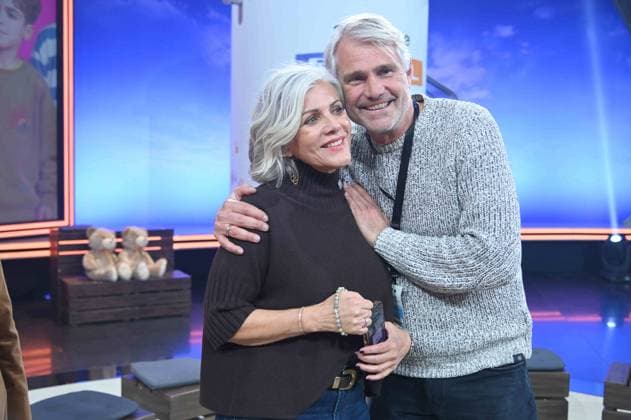 Birgit SCHROWANGE, presenter, with husband Frank SPOTHELFER, portrait, portrait, portrait, cropped single image, single subject, 30 RTL Spendenmarathon Wir helfen Kindern , television, 20 21 11 2025 in Huerth, Germany,