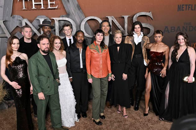 Aisling Franciosi, Jack Doolan, Toby Hemingway, Hannah Forest Briand, Marcuis Harris, Lamar Johnson, Lucas Till, Lena Headey, Michael Greyeyes, Gillian Anderson, Diana Silvers, Natalia del Riego and Katelyn Wells at the premiere of the Netflix series The Abandons at the Netflix Tudum Theater Los Angeles, 03 12 2025 Foto:xD.xStarbuckx xFuturexImagex abandons_5339