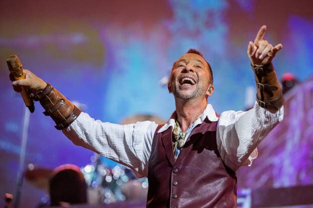 DJ BoBo, Europa Park Arena, The Great Adventure, concert, January 15, Europa Park Rust, Eurodance, live show, spectacular stage, lighting effects, dancers, choreography, hits, fans, sold out, tour start, multimedia show, VR experience, Copyright: xFINLEYxMÖRCHx