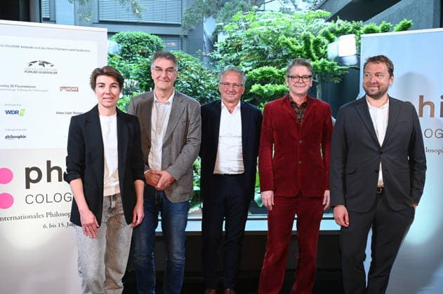 Rieke Brendel, phil cologne team, l r, Jürgen Wiebicke, moderator, Cai Werntgen, Managing Director of the Udo Keller Foundation, Matthias Kremin, Head of WDR 3 and 5, Tobias Bock, Phil cologne program team leader pose at the press conference for the program presentation of the 14 phil cologne, the international philosophy festival 2026