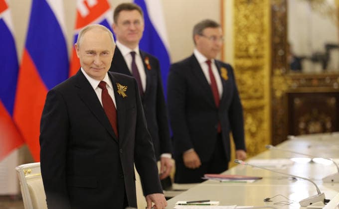 May 9, 2026, Moscow, Moscow Oblast, Russia: Russian President Vladimir Putin, left, waits to welcome Slovak President Robert Fico, and delegation before an expanded bilateral meeting, following the Victory Day parade at the Grand Kremlin Palace, May 9, 2026 in Moscow, Russia. The annual event marked the 81st anniversary of the victory over Nazi Germany in World War Two. Moscow Russia - ZUMAp138 20260509_zaa_p138_073 Copyright: xKremlinxPool RussianxGovernmentx