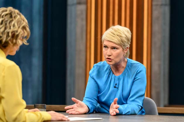 in the picture from l Caren Miosga, Manuela Schwesig, Minister President Mecklenburg Vorpommern, SPD, GER, Berlin, Studio, guest of Caren Miosga, Polittalk, TV, format, recording, Das Erste, recorded, from Adlershof at Studio 20, topic How does the SPD want to regain trust, Ms. Schwesig 10 05 2026 Copyright: HMBxMedia UwexKoch
