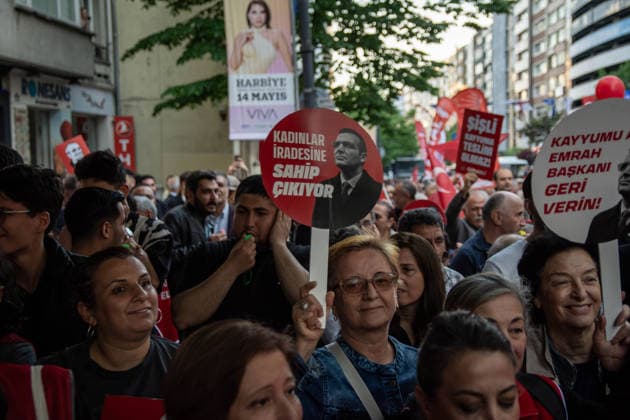 May 13, 2026, Istanbul, Istanbul, Turkey: Supporters of the Republican People s Party (CHP) take part in the first â€oeDemocracy and Freedom March†organized by the Istanbul Provincial Presidency in Istanbul, Turkey, on May 13, 2026. The march began in front of the Ataturk Museum in the district of Sisli and ended in front of the Sisli Municipality building. Thousands of demonstrators participated in the rally, chanting slogans such as â€oeNo to trustee appointments,†â€oeFreedom for political prisoners,†and messages supporting detained mayors. Istanbul Turkey - ZUMAt171 20260513_zip_t171_018 Copyright: xAbdullahxTepelix