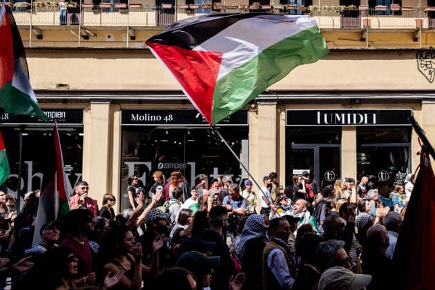 May 16, 2026, Milan, Lombardy, Italy: People take part in a national rally in support of Palestine on May 16, 2026, in Milan. The rally, organized in the run-up to the general strike on May 29, drew participants from all over Italy, and the organizers drew up 17 demands, including an end to the genocide, the termination of all economic agreements with Israel, and a halt to arms sales to Israel. Milan Italy - ZUMAs377 20260516_znp_s377_016 Copyright: xPietroxStariccox