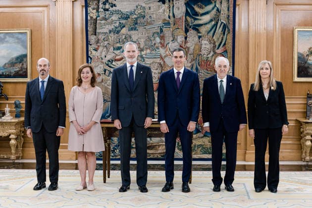The King sanctions the reform of Section 3 of Article 69 of the Constitution King Felipe VI 3i , the President of the Government, Pedro Sánchez 3d , the President of the Congress of Deputies, Francina Armengol 2i , the President of the Senate, Pedro Rollán i , the President of the Constitutional Court, Cándido Conde Pumpido 2d , and the President of the Supreme Court, Isabel Perelló d , during the act of sanction of the reform of Article 69, Paragraph 3 of the Spanish Constitution, at the Zarzuela Palace, on May 19, 2026, in Madrid Spain The reform of Article 69, Paragraph 3 of the Spanish Constitution will allow the island of Formentera to elect its own senator, independently of the one elected by the island of Eivissa 19 MAY 2026 Carlos Copyright: xCarlosxLujanx 7533384
