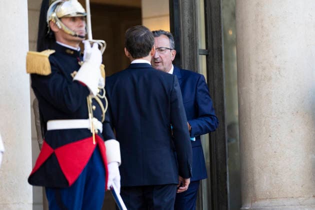 President Macron Welcomes Papua New Guinea PM Marape - Paris Jose Pietroboni, Chief of Protocol at the Élysée Palace, with Emmanuel Macron, President of France, before he received James Marape, Prime Minister of Papua New Guinea, at the Élysée Palace in Paris, on 20 May 2026, as part of bilateral partnerships in the Indo-Pacific region in the fields of security and defence, the fight against illegal fishing, biodiversity and sustainable development. Photo by Jeremy Paoloni ABACAPRESS.COM Paris France Copyright: xPaolonixJeremy ABACAx