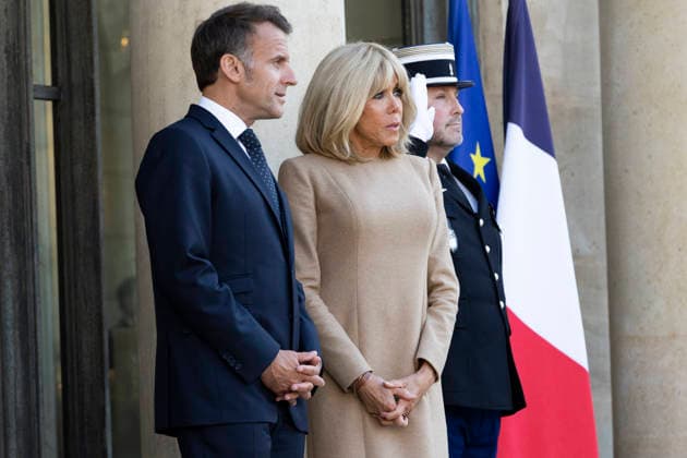 President Macron Welcomes Papua New Guinea PM Marape - Paris Brigitte Macron, First Lady of France, and Emmanuel Macron, President of the Republic, before he received James Marape, Prime Minister of Papua New Guinea, at the Élysée Palace in Paris, on 20 May 2026, as part of bilateral partnerships in the Indo-Pacific region in the fields of security and defence, the fight against illegal fishing, biodiversity and sustainable development. Photo by Jeremy Paoloni ABACAPRESS.COM Paris France Copyright: xPaolonixJeremy ABACAx