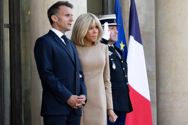 President Macron Welcomes Papua New Guinea PM Marape - Paris Brigitte Macron, First Lady of France, and Emmanuel Macron, President of the Republic, before he received James Marape, Prime Minister of Papua New Guinea, at the Élysée Palace in Paris, on 20 May 2026, as part of bilateral partnerships in the Indo-Pacific region in the fields of security and defence, the fight against illegal fishing, biodiversity and sustainable development. Photo by Jeremy Paoloni ABACAPRESS.COM Paris France Copyright: xPaolonixJeremy ABACAx