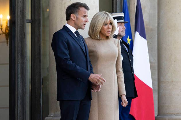 President Macron Welcomes Papua New Guinea PM Marape - Paris Brigitte Macron, First Lady of France, and Emmanuel Macron, President of the Republic, before he received James Marape, Prime Minister of Papua New Guinea, at the Élysée Palace in Paris, on 20 May 2026, as part of bilateral partnerships in the Indo-Pacific region in the fields of security and defence, the fight against illegal fishing, biodiversity and sustainable development. Photo by Jeremy Paoloni ABACAPRESS.COM Paris France Copyright: xPaolonixJeremy ABACAx