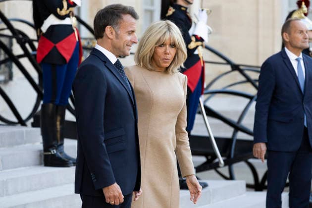 President Macron Welcomes Papua New Guinea PM Marape - Paris Brigitte Macron, First Lady of France, and Emmanuel Macron, President of the Republic, before he received James Marape, Prime Minister of Papua New Guinea, at the Élysée Palace in Paris, on 20 May 2026, as part of bilateral partnerships in the Indo-Pacific region in the fields of security and defence, the fight against illegal fishing, biodiversity and sustainable development. Photo by Jeremy Paoloni ABACAPRESS.COM Paris France Copyright: xPaolonixJeremy ABACAx