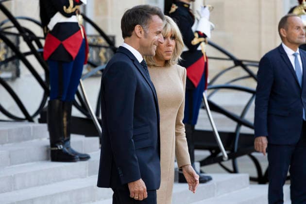 President Macron Welcomes Papua New Guinea PM Marape - Paris Brigitte Macron, First Lady of France, and Emmanuel Macron, President of the Republic, before he received James Marape, Prime Minister of Papua New Guinea, at the Élysée Palace in Paris, on 20 May 2026, as part of bilateral partnerships in the Indo-Pacific region in the fields of security and defence, the fight against illegal fishing, biodiversity and sustainable development. Photo by Jeremy Paoloni ABACAPRESS.COM Paris France Copyright: xPaolonixJeremy ABACAx