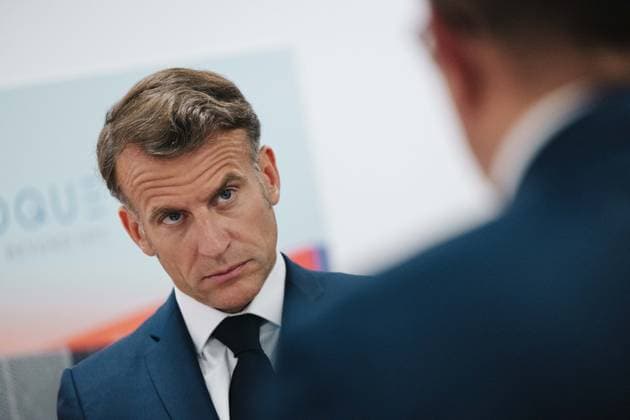 Emmanuel Macron, President of the French Republic during a visit to the European Forum on Computing Power, Quantum Sciences and Technologies, and Semiconductors at the Very Large Computing Center of the Commissariat à lénergie alternative et à lénergie atomique CEA in Bruyères le Châtel, au sud de Paris, le 22 mai 2026 Grégoire Campione Pool Bestimage French President during a visit to the European Forum on Computing Power, Quantum Sciences and Technologies, and Semiconductors at the Very Large Computing Centre of the French Alternative Energies and Atomic Energy Commission CEA in Bruyeres le Chatel, south of Paris, France, on May 22, 2026 Bruyères le Châtel France Copyright: xGrà goirexCampione Pool BestimagexGrà goirexCampione Pool Bestimagex