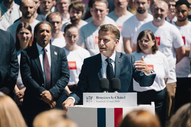 Emmanuel Macron, President of the French Republic gestures during his speech at the European Forum on Computing Power, Quantum Sciences and Technologies, and Semiconductors at the Very Large Computing Centre of the French Alternative Energies and Atomic Energy Commission CEA in Bruyères le Châtel, south of Paris, le 22 mai 2026 Grégoire Campione Pool Bestimage French President during a visit to the European Forum on Computing Power, Quantum Sciences and Technologies, and Semiconductors at the Very Large Computing Centre of the French Alternative Energies and Atomic Energy Commission CEA in Bruyeres le Chatel, south of Paris, France, on May 22, 2026 Bruyères le Châtel France Copyright: xGrà goirexCampione Pool BestimagexGrà goirexCampione Pool Bestimagex