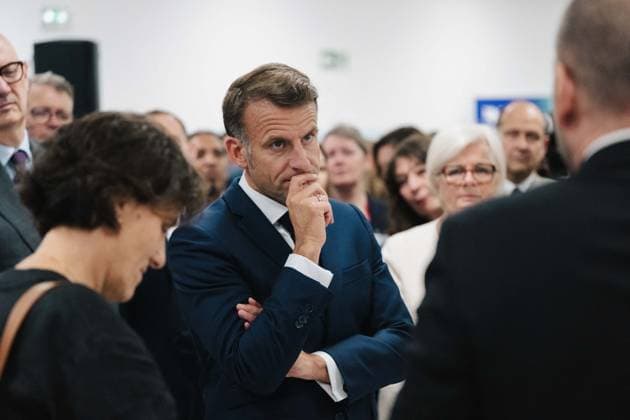 Emmanuel Macron, President of the French Republic during a visit to the European Forum on Computing Power, Quantum Sciences and Technologies, and Semiconductors at the Very Large Computing Center of the Commissariat à lénergie alternative et à lénergie atomique CEA in Bruyères le Châtel, au sud de Paris, le 22 mai 2026 Grégoire Campione Pool Bestimage French President during a visit to the European Forum on Computing Power, Quantum Sciences and Technologies, and Semiconductors at the Very Large Computing Centre of the French Alternative Energies and Atomic Energy Commission CEA in Bruyeres le Chatel, south of Paris, France, on May 22, 2026 Bruyères le Châtel France Copyright: xGrà goirexCampione Pool BestimagexGrà goirexCampione Pool Bestimagex