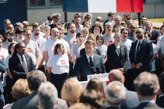 Emmanuel Macron, President of the French Republic during his speech at the European Forum on Computing Power, Quantum Sciences and Technologies, and Semiconductors at the Very Large Computing Centre of the French Alternative Energies and Atomic Energy Commission CEA in Bruyères le Châtel, south of Paris, le 22 mai 2026 Grégoire Campione Pool Bestimage French President during a visit to the European Forum on Computing Power, Quantum Sciences and Technologies, and Semiconductors at the Very Large Computing Centre of the French Alternative Energies and Atomic Energy Commission CEA in Bruyeres le Chatel, south of Paris, France, on May 22, 2026 Bruyères le Châtel France Copyright: xGrà goirexCampione Pool BestimagexGrà goirexCampione Pool Bestimagex