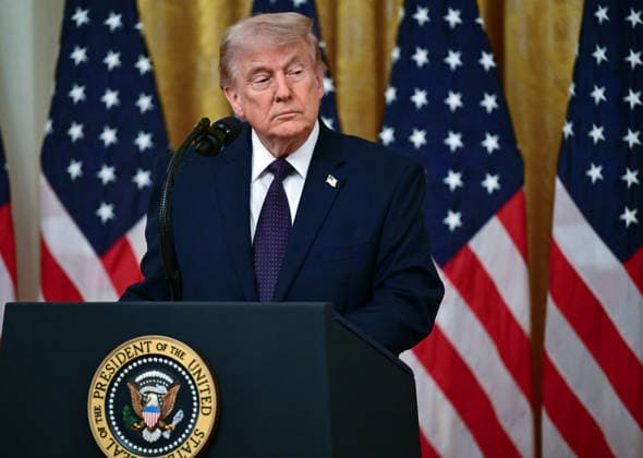May 22, 2026, Washington, District Of Columbia, USA: United States President Donald J Trump makes remarks as he participates in the swearing-in ceremony for Kevin Warsh, Chair of the Board of Governors of the Federal Reserve System, in the East Room of the White House in Washington, DC, USA, on Friday, May 22, 2026 Washington USA - ZUMAs152 20260522_faa_s152_026 Copyright: xKylexMazzax-xNUFxxviaxCNPx
