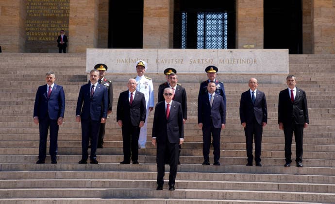Turkish President Recep Tayyip Erdogan visits Anitkabir ANKARA, TURKIYE - AUGUST 04: Turkish President Recep Tayyip Erdogan and members of the Supreme Military Council (YAS) pose for photos during a visit to Anitkabir, accompanied by Turkish Vice President Cevdet Yilmaz, Turkish Minister of Justice Akin Gurlek, Turkish Foreign Minister Hakan Fidan, Turkish Minister of Treasury and Finance Mehmet Simsek, Turkish Interior Minister Mustafa Ciftci, Turkish Minister of National Education Yusuf Tekin, Turkish National Defense Minister Yasar Guler, Turkish Chief of General Staff Gen. Metin Gurak, Land Forces Commander General Selcuk Bayraktaroglu, Naval Forces Commander Admiral Ercument Tatlioglu, Air Force Commander General Ziya Cemal Kadioglu, a Copyright: x2026xAnadoluxErcinxErturkx