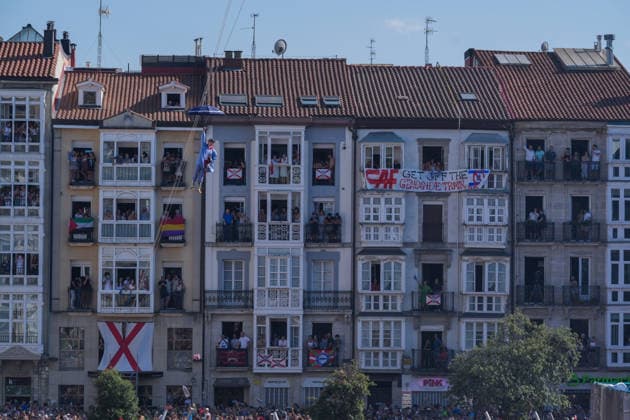 Start of the 2026 La Blanca Festival in Vitoria The descent of the Celedón during the start of the 2026 La Blanca Festival, on August 4, 2026, in Vitoria-Gasteiz, Álava, Basque Country, Spain. The festivities in Vitoria in honor of the Virgen Blanca begin today, August 4, with the descent of the Celedón and the traditional chupinazo, and continue through August 9. Tomorrow is the highlight of the festivities, when the floral offering and the Aurresku in honor of the Virgen Blanca will be performed by the Blusas and Neskas dance groups. In addition, there will be parades of giants and big-heads, concerts by the municipal band, and other activities, such as the release of heifers or the Alava-style bolo championship. AUGUST 4, 2026 CEL Copyright: xInakixBerasalucex 7701823