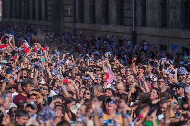 Start of the 2026 La Blanca Festival in Vitoria Hundreds of people gathered for the start of the 2026 La Blanca Festival on August 4, 2026, in Vitoria-Gasteiz, Álava, Basque Country, Spain. The Vitoria festivities in honor of the Virgin Blanca begin today, August 4, with the descent of the Celedón and the traditional chupinazo, and continue through August 9. Tomorrow is the highlight of the festivities, when the floral offering and the Aurresku in honor of the Virgen Blanca will be performed by the Blusas and Neskas dance groups. In addition, there will be parades of giants and big-heads, concerts by the municipal band, and other activities, such as the release of heifers or the Alava-style bolo tournament. AUGUST 4, 2026 CELEDÓN FES Copyright: xInakixBerasalucex 7701833