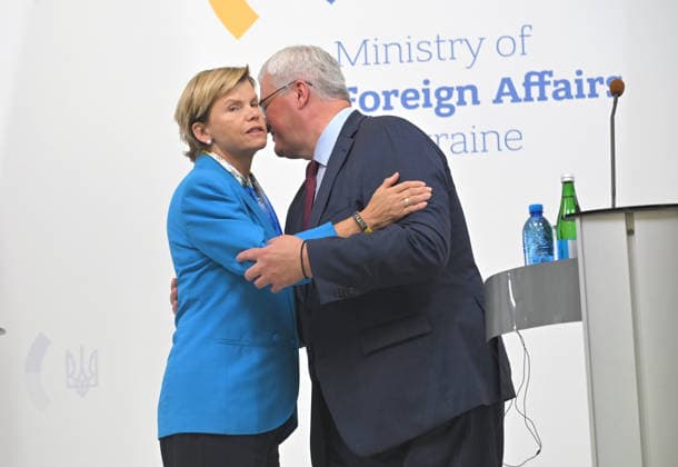 News conference of Ukrainian, Latvian FMs in Kyiv Minister of Foreign Affairs of the Republic of Latvia Baiba Braze and Acting Minister of Foreign Affairs of Ukraine Andrii Sybiha share an embrace at the end of a joint news conference following their negotiations, Kyiv, Ukraine, August 5, 2026. During the meeting, the sides discussed military support, Ukraine™s European integration, the expansion of logistical routes, and holding the Russian Federation accountable for war crimes., Credit:Yevhen Kotenko Ukrinform Avalon Ukraine, Kyiv Copyright: xYevhenxKotenkox xUkrinformx xAvalonx 1120845296