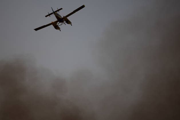 The wildfire in Niebla, Huelva, remains active, with more than 4,000 hectares affected The wildfire in Niebla, Huelva, remains active, with more than 4,000 hectares affected August 8, 2026, in Niebla, Huelva, Andalusia, Spain The wildfire that broke out this past Thursday in the Raboconejo area of Niebla, Huelva, has spread to over 4,000 hectares, and the emergency phase—Operational Level 2—remains in effect, due to constantly shifting winds that are hampering the efforts of more than 300 firefighters working to extinguish it. AUGUST 8, 2026 Niebla, Huelva, Andalusia, Spain Niebla, Huelva, Andalusia, Spain Spain Copyright: xClaraxCarrascox 7706212