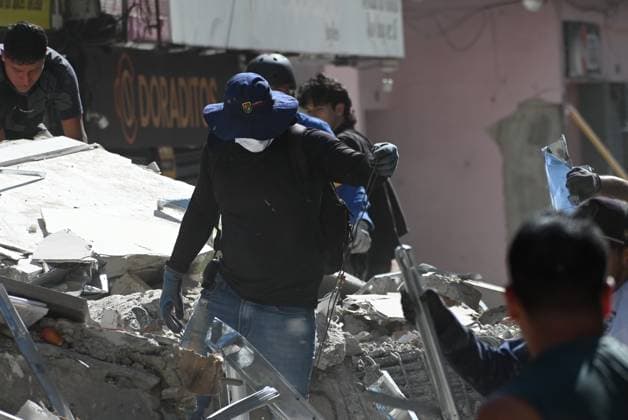 111 killed, 87 injured as magnitude 7.4 earthquake strikes Colombia PEREIRA, COLOMBIA - AUGUST 10: Residents and rescue workers carry out search, rescue and evacuation operations after a powerful earthquake struck Colombia, killing at least 18 people and causing widespread damage in Pereira, on August 10, 2026 in Pereira, Colombia. Preliminary reports indicate that several structures collapsed, buildings and roads were damaged, and some public services were temporarily disrupted. Hospitals activated emergency plans to treat the injured, while technical teams began assessing damaged buildings as authorities warned residents to avoid unsafe structures and remain alert for aftershocks. Alexis Munera Anadolu Pereira Colombia. Editorial use on Copyright: x2026xAnadoluxAlexisxMunerax