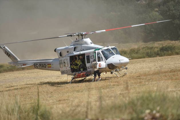 The wildfire in Las Penas de Riglos, Huesca, continues to spread, with 3,500 hectares burned and more than 500 people evacuated. Firefighters are working to extinguish the wildfire in Las Penas de Riglos, as of August 11, 2026, in Las Penas de Riglos, Hoya de Huesca, Huesca, Aragon, Spain. The wildfire that began on Monday, August 10, in the municipality of Las Penas de Riglos, Huesca, continues to spread on Tuesday, with some 3,500 hectares burned and a total of 156 people evacuated. This morning, the evacuation of Bailo, Alastuey, and Larués was ordered. AUGUST 11, 2026. Veró, Huesca, Aragon, Huesca, Aragon, Spain Copyright: xVeronicaxLacasax 7709871