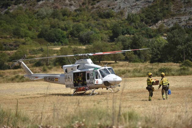 The wildfire in Las Penas de Riglos, Huesca, continues to spread, with 3,500 hectares burned and more than 500 people evacuated. Firefighters are working to extinguish the wildfire in Las Penas de Riglos, as of August 11, 2026, in Las Penas de Riglos, Hoya de Huesca, Huesca, Aragon, Spain. The wildfire that began on Monday, August 10, in the municipality of Las Penas de Riglos, Huesca, continues to spread on Tuesday, with some 3,500 hectares burned and a total of 156 people evacuated. This morning, the evacuation of Bailo, Alastuey, and Larués was ordered. AUGUST 11, 2026. Veró, Huesca, Aragon, Huesca, Aragon, Spain Copyright: xVeronicaxLacasax 7709881