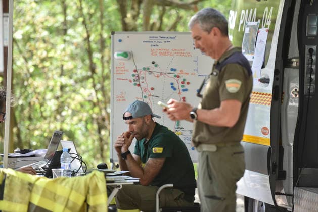 The wildfire in Las Penas de Riglos, Huesca, continues to spread, with 3,500 hectares burned and more than 500 people evacuated. Forward command post for the Las Penas de Riglos wildfire, August 11, 2026, in Las Penas de Riglos, Hoya de Huesca, Huesca, Aragon, Spain. The wildfire that began this Monday, August 10, in the municipality of Las Penas de Riglos, Huesca, continues to spread this Tuesday, with some 3,500 hectares burned and a total of 156 people evacuated. This morning, the evacuation of Bailo, Alastuey, and Larués was ordered. AUGUST 11, 2026 Veró, Huesca, Aragon, Huesca, Aragon, Spain Copyright: xVeronicaxLacasax 7709897