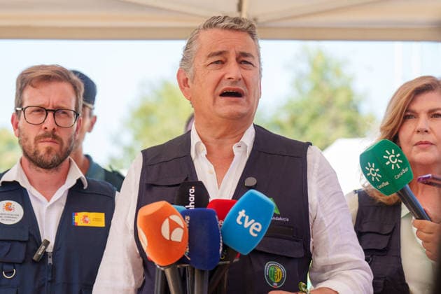 Antonio Sanz Provides an Update on the Fire at the PMA in Niebla. First Vice President and Minister of the Presidency, Health, and Emergencies, Antonio Sanz, addresses the media. August 14, 2026, in Niebla, Huelva, Andalusia, Spain. The First Vice President and Minister of the Presidency, Health, and Emergencies, Antonio Sanz, addresses the media at the Forward Command Post for the fire in Niebla, Huelva. His briefing provides information on the fire’s progress and the status of the emergency response deployed in the area. AUGUST 14, 2026 Francisco J Niebla, Huelva, Andalusia; Niebla, Huelva, Andalusia, Spain Copyright: xFranciscoxJ.xOlmox 7713911