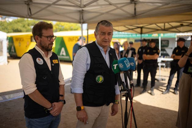 Antonio Sanz Provides an Update on the Huelva Wildfire at the PMA in Niebla. The First Vice President and Minister of the Presidency, Health, and Emergencies, Antonio Sanz, addresses the media. On August 15, 2026, in Niebla, Huelva, Andalusia, Spain. The First Vice President and Minister of the Presidency, Health, and Emergencies, Antonio Sanz, addresses the media at the Forward Command Post for the fire in Niebla, Huelva. His briefing provides information on the fire’s progress and the status of the emergency response deployed in the area. August 15, 2026, Huelva, Andalusia, Spain Huelva, Andalusia, Spain Spain Copyright: xClaraxCarrascox 7715241