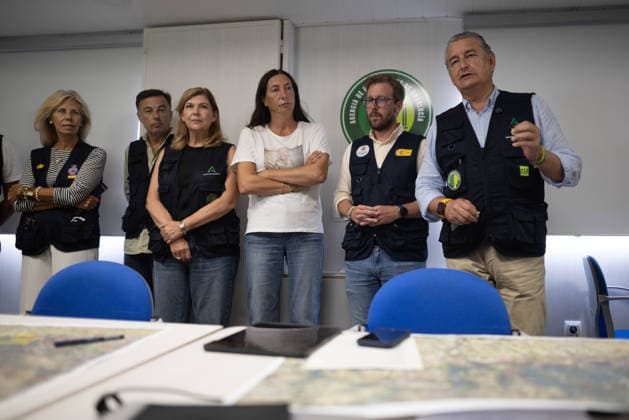 Antonio Sanz Provides an Update on the Huelva Wildfire at the PMA in Niebla. The First Vice President and Minister of the Presidency, Health, and Emergencies, Antonio Sanz, addresses the media. On August 15, 2026, in Niebla, Huelva, Andalusia, Spain. The First Vice President and Minister of the Presidency, Health, and Emergencies, Antonio Sanz, addresses the media at the Forward Command Post for the fire in Niebla, Huelva. His briefing provides information on the fire’s progress and the status of the emergency response deployed in the area. August 15, 2026, Huelva, Andalusia, Spain Huelva, Andalusia, Spain Spain Copyright: xClaraxCarrascox 7715251
