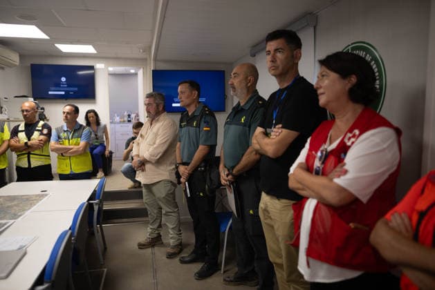 Antonio Sanz Provides an Update on the Huelva Wildfire at the PMA in Niebla. The First Vice President and Minister of the Presidency, Health, and Emergencies, Antonio Sanz, addresses the media. On August 15, 2026, in Niebla, Huelva, Andalusia, Spain. The First Vice President and Minister of the Presidency, Health, and Emergencies, Antonio Sanz, addresses the media at the Forward Command Post for the fire in Niebla, Huelva. His briefing provides information on the fire’s progress and the status of the emergency response deployed in the area. August 15, 2026, Huelva, Andalusia, Spain Huelva, Andalusia, Spain Spain Copyright: xClaraxCarrascox 7715252