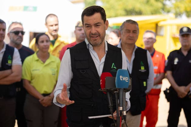 News Bilder des Tages The President of the Regional Government Visits the Command Post for the Niebla Fire The President of the Regional Government of Andalusia, Juanma Moreno, Speaks to the Media August 16, 2026, in Niebla, Huelva, Andalusia, Spain The president of the Andalusian Regional Government, Juanma Moreno, is visiting the command post for the Niebla wildfire this Sunday to provide an update on the fire that broke out on August 6, 2026. AUGUST 16, 2026 Niebla, Huelva, Andalusia Niebla, Huelva, Andalusia, Spain Copyright: xClaraxCarrascox 7716232
