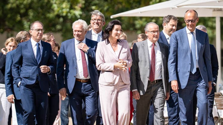 Chancellor Friedrich Merz with his cabinet members in the garden of Neuhardenberg Castle; closed-door cabinet meeting of the German federal government at Neuhardenberg Castle, Märkisch Oderland, Brandenburg, Germany; Neuhardenberg Castle