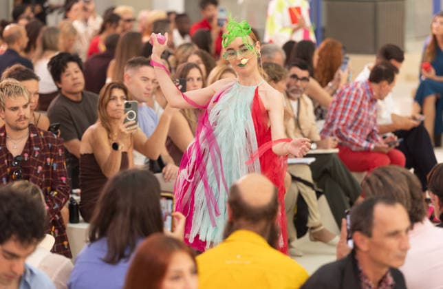 Ágatha Ruiz de la Prada Fashion Show at MBFW 2026 Ágatha Ruiz de la Prada’s fashion show as part of Mercedes-Benz Fashion Week, held at the Galería de Cristal in the Palacio de Cibeles on September 15, 2026, in Madrid, Spain. The show is marked by an explosion of creativity, playful silhouettes, and the brand’s classic iconography—hearts, vibrant colors, and a pop aesthetic adapted to the capital’s new and unique settings. SEPTEMBER 15, 2026 Madrid, Spain Copyright: xEduardoxParrax 7776863