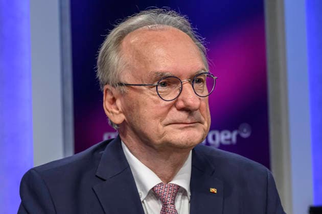 Pictured from left: Reiner Haseloff, CDU, former Minister-President of Saxony-Anhalt, Germany; Berlin, studio; guest on *Maischberger*, a political talk show, TV program, with host Sandra Maischberger, Das Erste, from Adlershof, Studio 20, September 15, 2026, Copyright: HMBxMedia UwexKoch