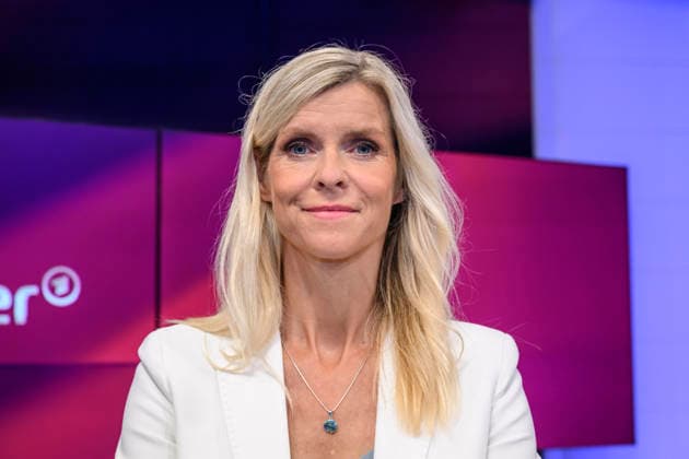 In the photo, from left: Susann Reichenbach, MDR, GER, Berlin, studio, guest on Maischberger, political talk show, TV, program, with host Sandra Maischberger, Das Erste, from Studio 20 in Adlershof, September 15, 2026, Copyright: HMBxMedia UwexKoch