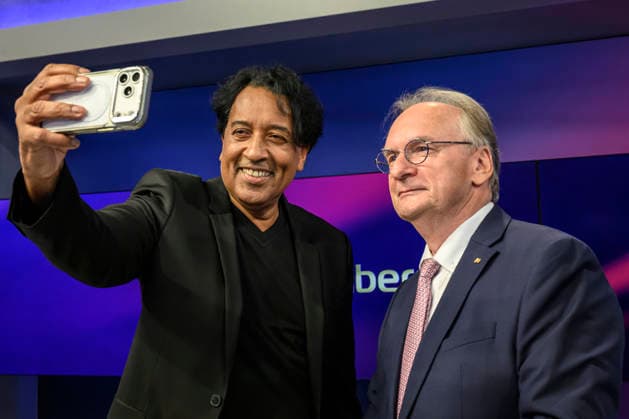 In the photo, from left: GER, Berlin, studio, guest on Maischberger, political talk show, TV, program, with host Sandra Maischberger, Das Erste, from Studio 20 in Adlershof, September 15, 2026, Copyright: HMBxMedia UwexKoch