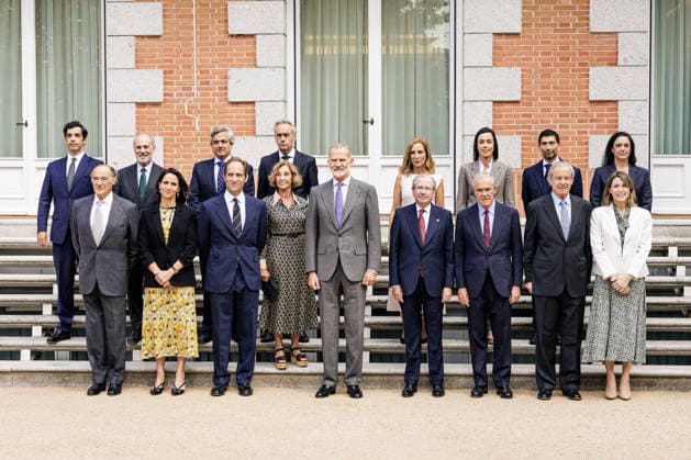 The King Grants an Audience to the Board of Directors and Executive Committee of Prosegur King Felipe VI, accompanied by Prosegur President Helena Revoredo Delvecchio (1st row, 4th from the left), grants an audience to the Board of Directors and Executive Committee of Prosegur, at the Zarzuela Palace on September 16, 2026, in Madrid, Spain. The King receives the Spanish private security company, which is celebrating its 50th anniversary this year. SEPTEMBER 16, 2026 Carlos Lujá Madrid, Spain Copyright: xCarlosxLujanx 7778484