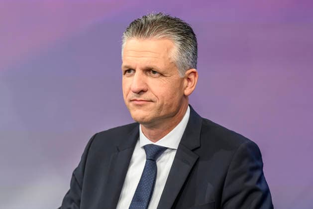 Pictured, from left: Thorsten Frei, CDU Union parliamentary group leader, GER, Berlin, studio, guest on *Maischberger*, political talk show, TV, program, with host Sandra Maischberger, Das Erste, from Adlershof, Studio 20, September 16, 2026, Copyright: HMBxMedia UwexKoch