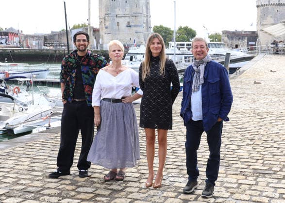 Omar Mebrouk, Catherine Hosmalin, Alice Pol, and Frédéric Bouraly at the Dr. Seylan and Cindy photocall during the 28th La Rochelle Fiction Festival, France, on September 17, 2026. Denis Guignebourg, Bestimage. *Dr. Seylan and Cindy* Photocall at the 28th La Rochelle Fiction Festival on September 17, 2026, in La Rochelle, France. La Rochelle, France Copyright: xDenisxGuignebourgx xBestimagexDenisxGuignebourgx xBestimagex