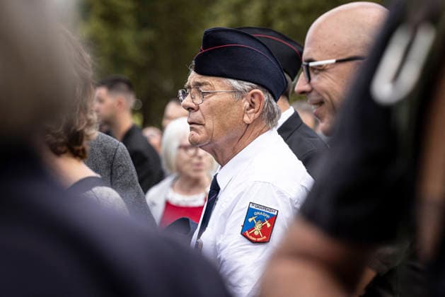 Laurent Nunez Presides Over A Tribute To Two Firefighters Who Died In Wildfires - Bordeaux Bordeaux, Gironde, Nouvelle-Aquitaine, France, September 18, 2026. A former firefighter from the National Association of Former Paris Firefighters (GNASPP), now the 7th group of the Paris Fire Brigade (BSPP), attends the national tribute to adjudants Anthony Berthome and Wilfried Schmitter, who died in service on July 21, 2026, while fighting a forest fire near Bordeaux-Merignac Airport. Photo by Stephane Duprat ABACAPRESS.COM Bordeaux NOUVELLE-AQUITAINE France Copyright: xDupratxStephane ABACAx