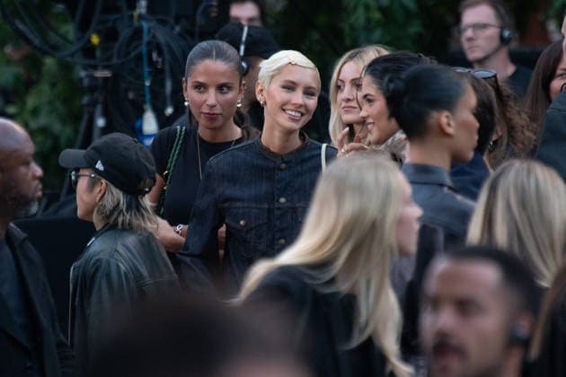 Burberry SS27 Runway Show Arrivals at Chelsea College of Arts, London, UK (middle) Iris Law attends Burberry s SS27 Runway Show during London Fashion Week at Chelsea College of Arts, London, England, UK on Monday 21 September, 2026., Credit:Justin Ng Avalon UK, England, London, Chelsea College of Arts Copyright: xJustinxNgx xAvalonx 1137134403